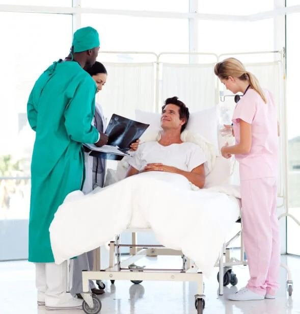 Equipo usando Salvia en un entorno médico